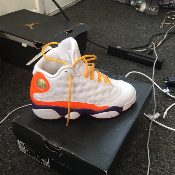 New Jordan 13 SIZE 3Y for sale - Picture 2 of 3